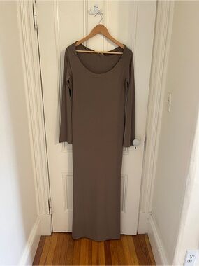 Meshki XXL Brown Long Sleeve Maxi Dress Bum Scrunch
